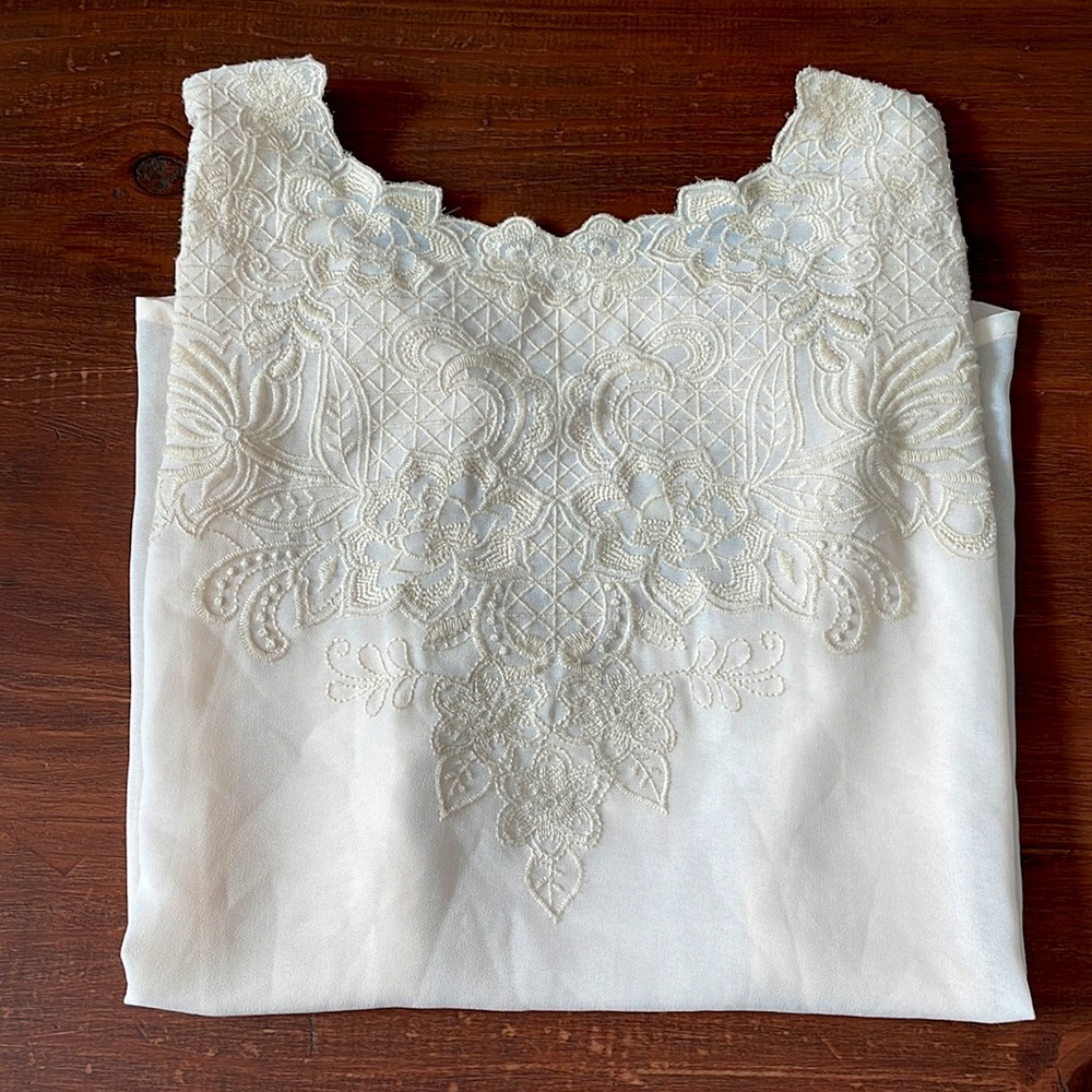 Vintage ivory lace embroidered top